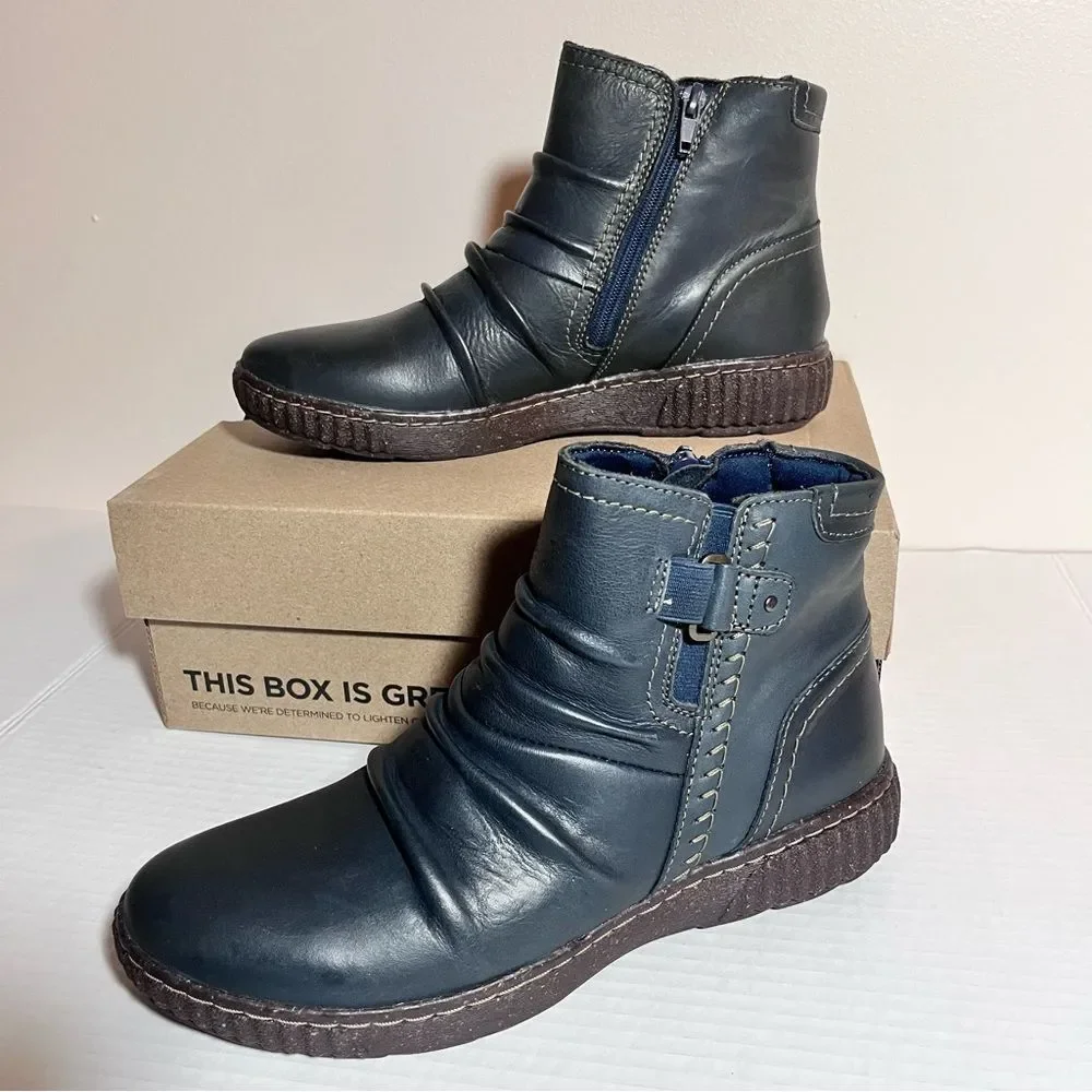 Clarks Collection Caroline Orchid Leather Ruched Ankle Boots